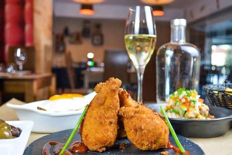 Dux Petiscos e Vinhos Restaurant
